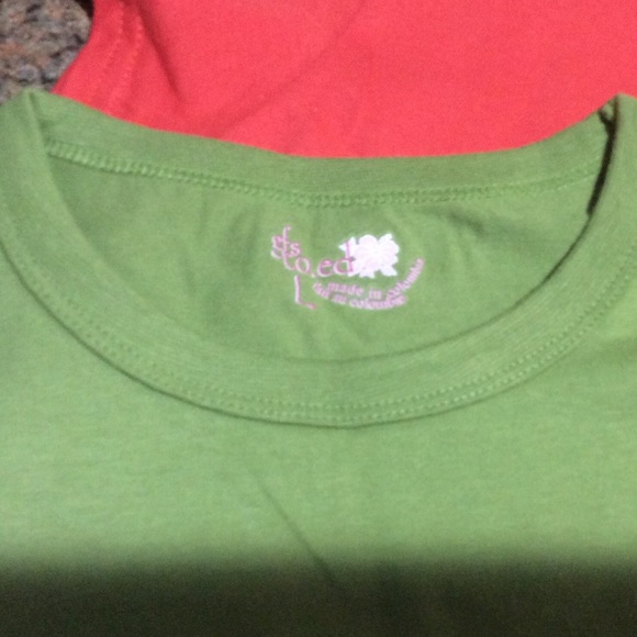 ✅Youth Bundle of 2 tee shirts size Small 6/8 NWT - Picture 3 of 8